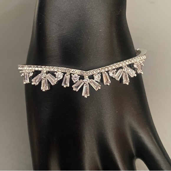 Anne Klein crystal bangle in rhodium silver - Picture 1 of 2